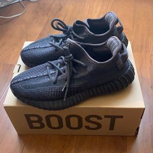 Yeezy 350 Black size 6